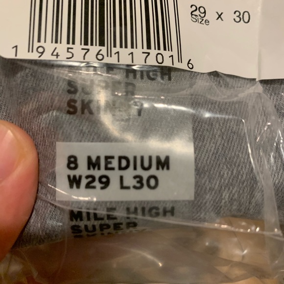 Levi's
Women's Mile High Super Skinny Jeans - Picture 10 of 13